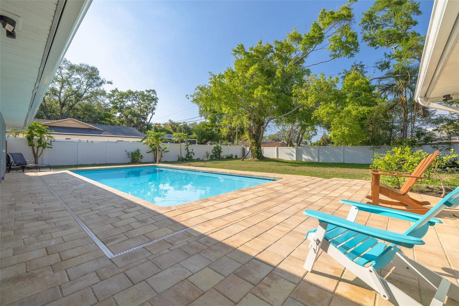 Image 10 of 28 For 3180 San Pedro Street