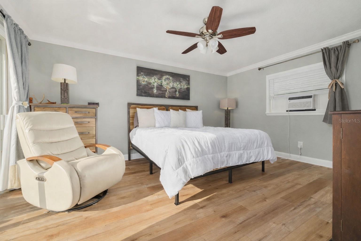 Image 15 of 28 For 3180 San Pedro Street