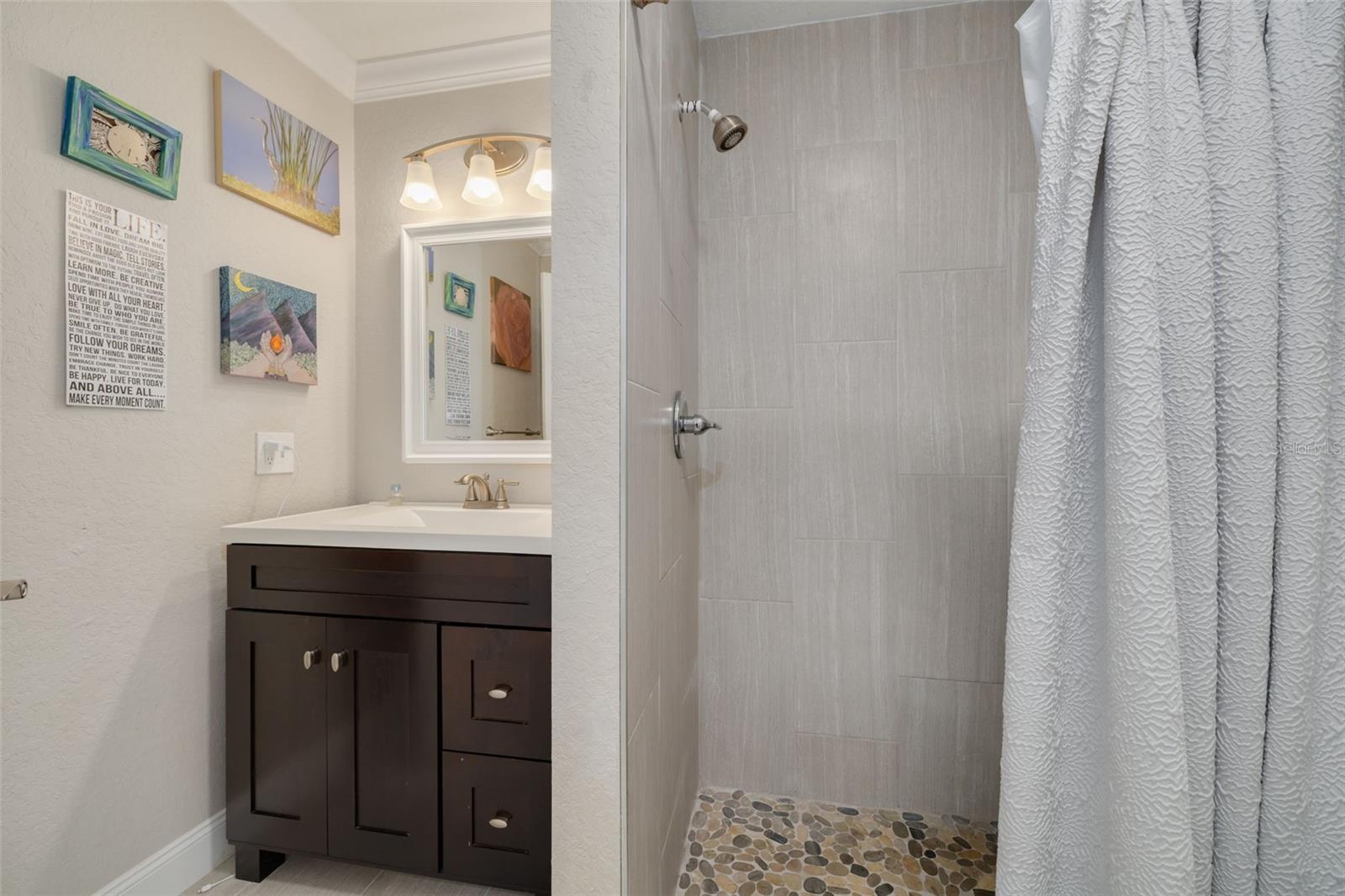 Image 22 of 28 For 3180 San Pedro Street