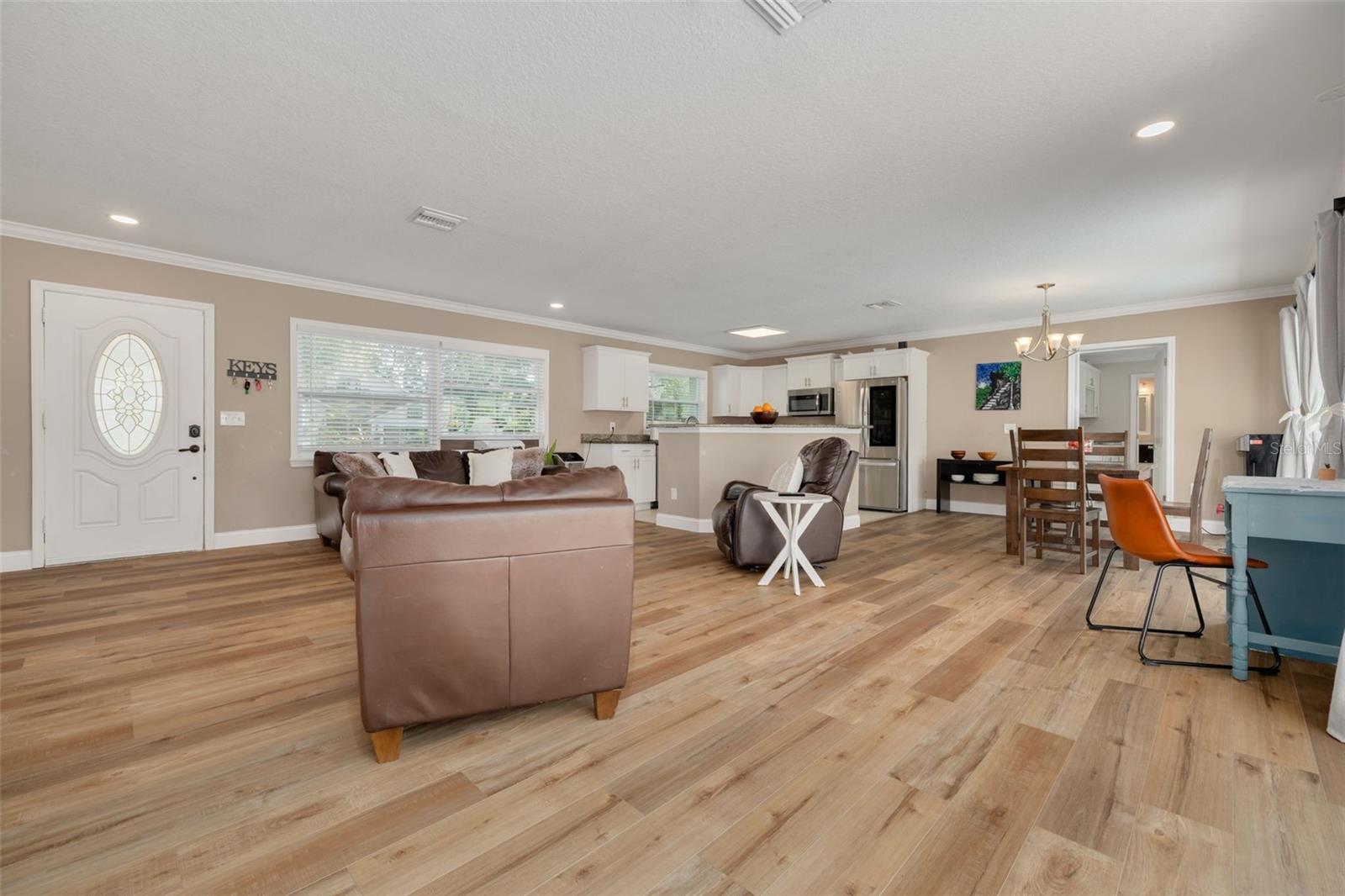 Image 4 of 28 For 3180 San Pedro Street