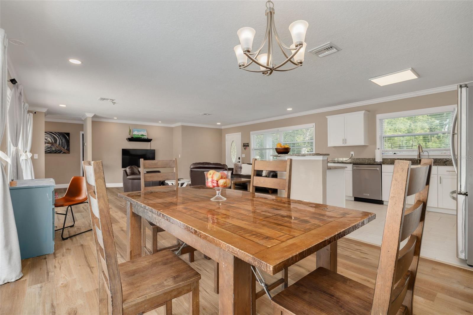 Image 8 of 28 For 3180 San Pedro Street