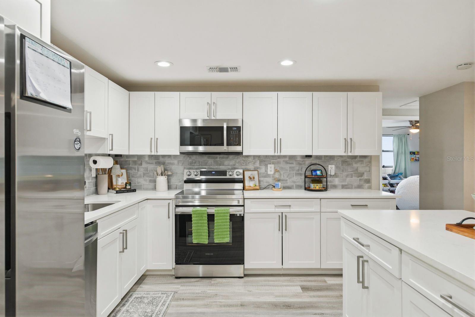 Image 14 of 33 For 8373 76th Avenue