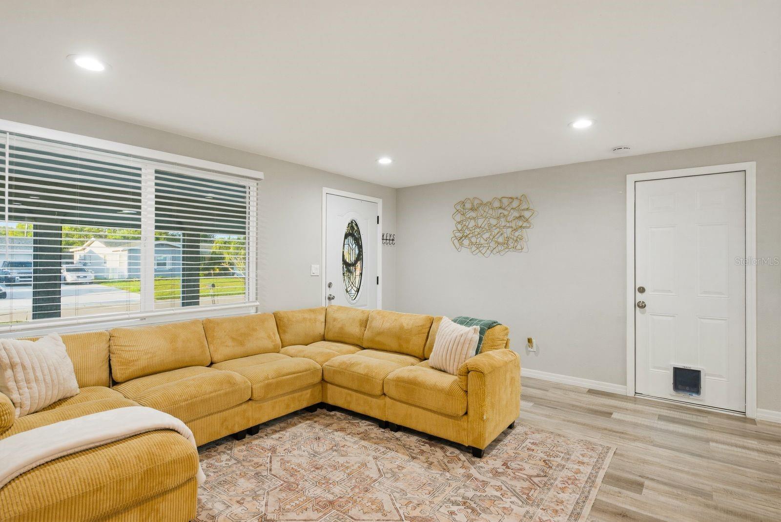 Image 8 of 33 For 8373 76th Avenue