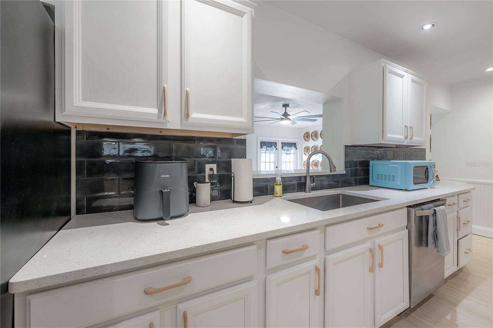 Listing photo id 9 for 1304 Bogie Drive