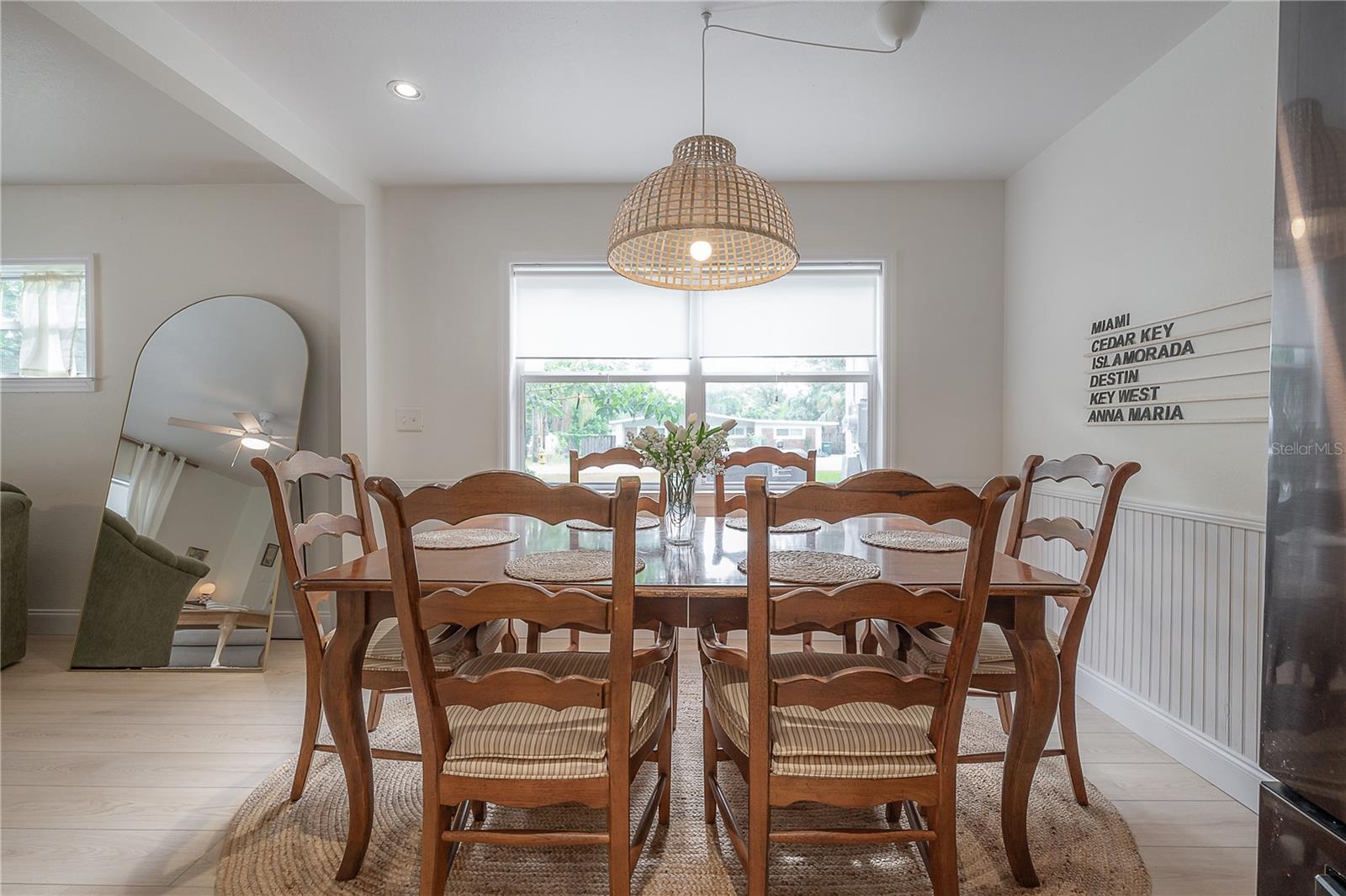 Listing photo id 13 for 1304 Bogie Drive