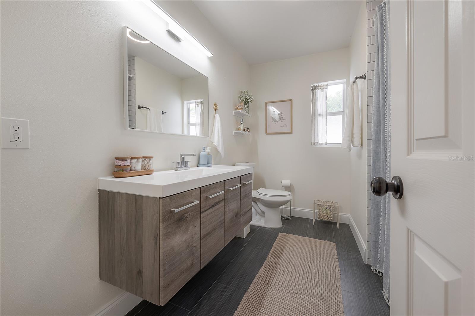 Listing photo id 20 for 1304 Bogie Drive