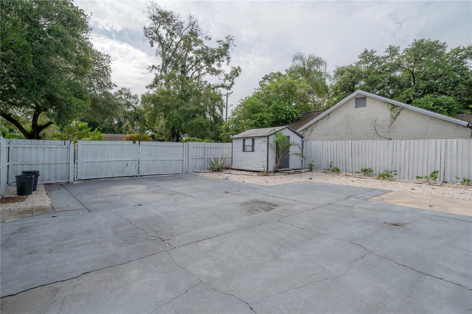 Listing photo id 53 for 1304 Bogie Drive