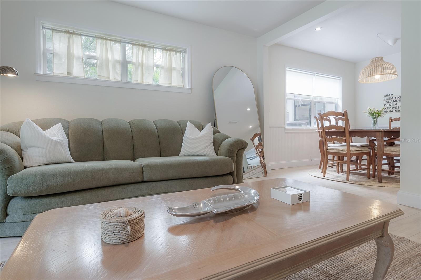 Listing photo id 5 for 1304 Bogie Drive