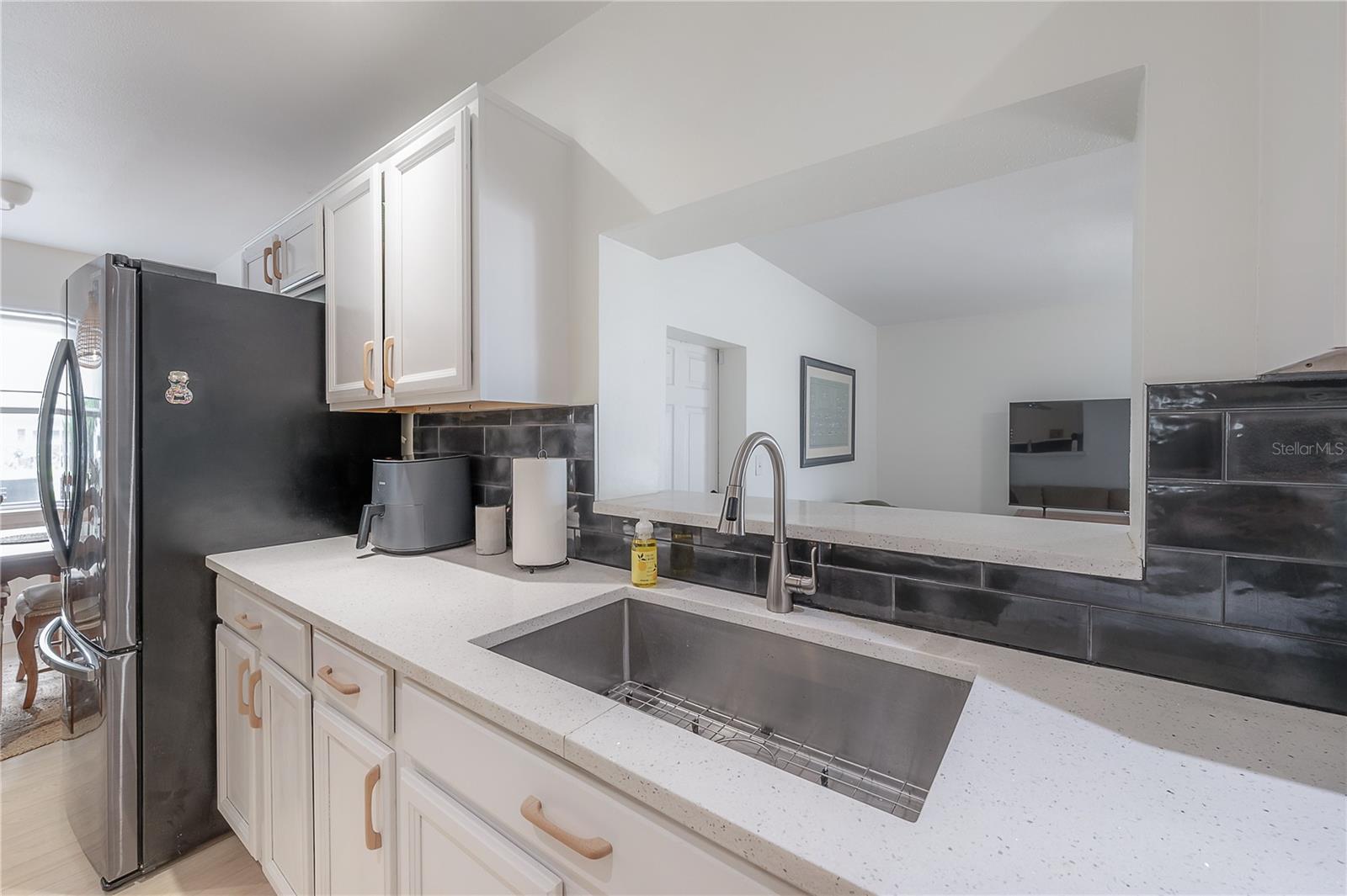 Listing photo id 7 for 1304 Bogie Drive