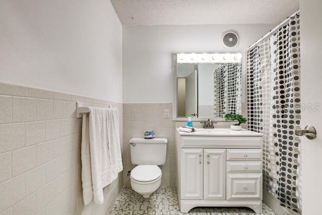 Image 27 of 35 For 715 Debra Lynne Drive