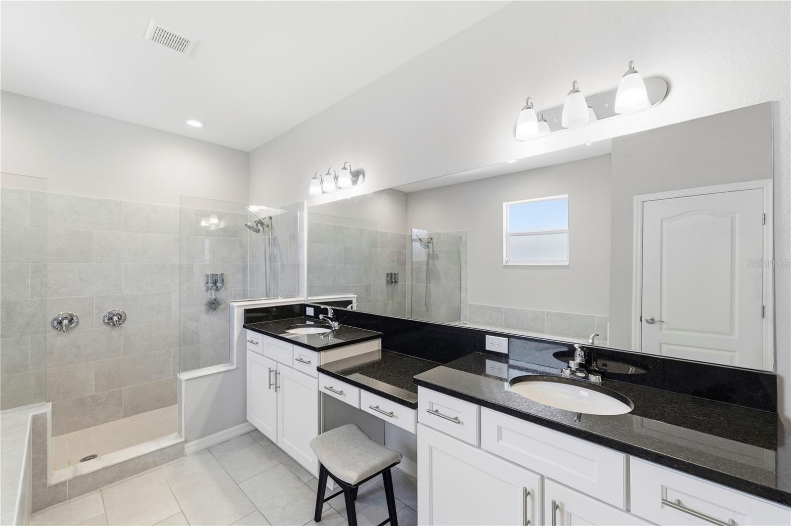 Image 19 of 44 For 2906 Kohen Court