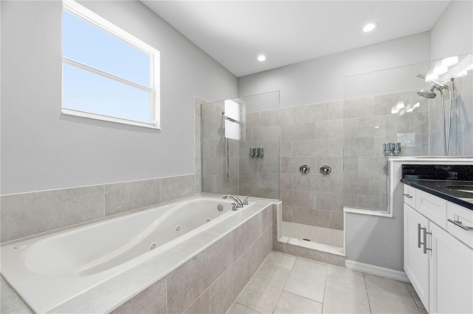 Image 21 of 44 For 2906 Kohen Court