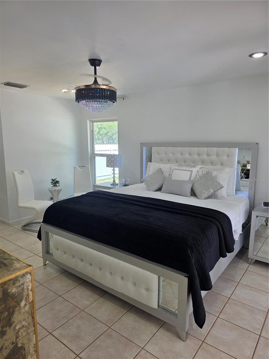 Image 24 of 51 For 13128 Hazelcrest Street