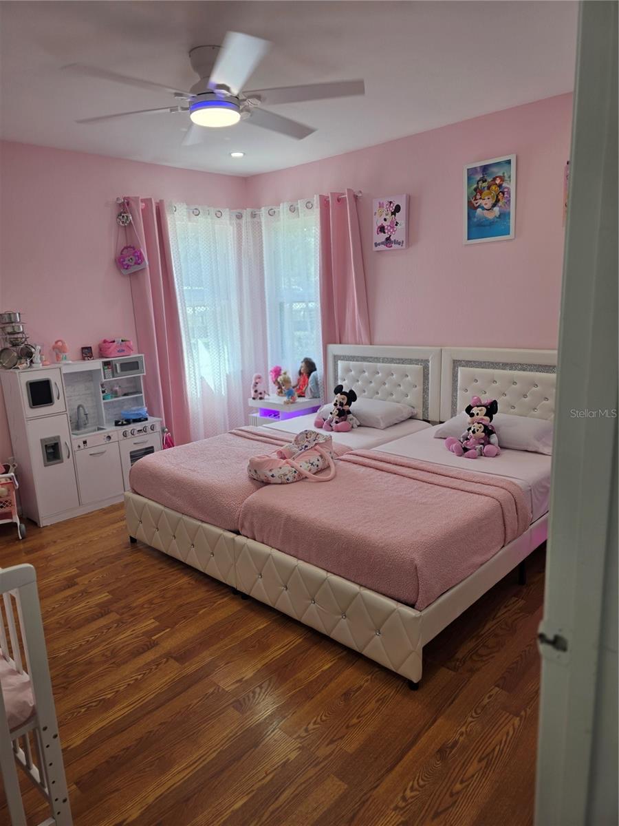 Image 26 of 51 For 13128 Hazelcrest Street