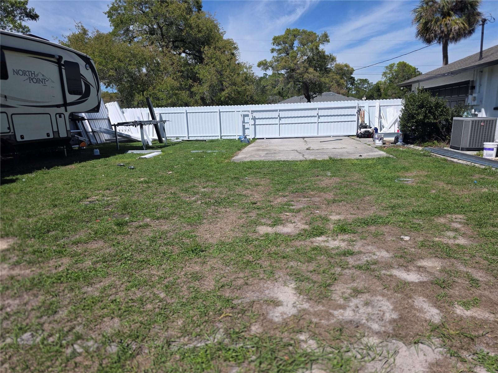 Image 36 of 51 For 13128 Hazelcrest Street