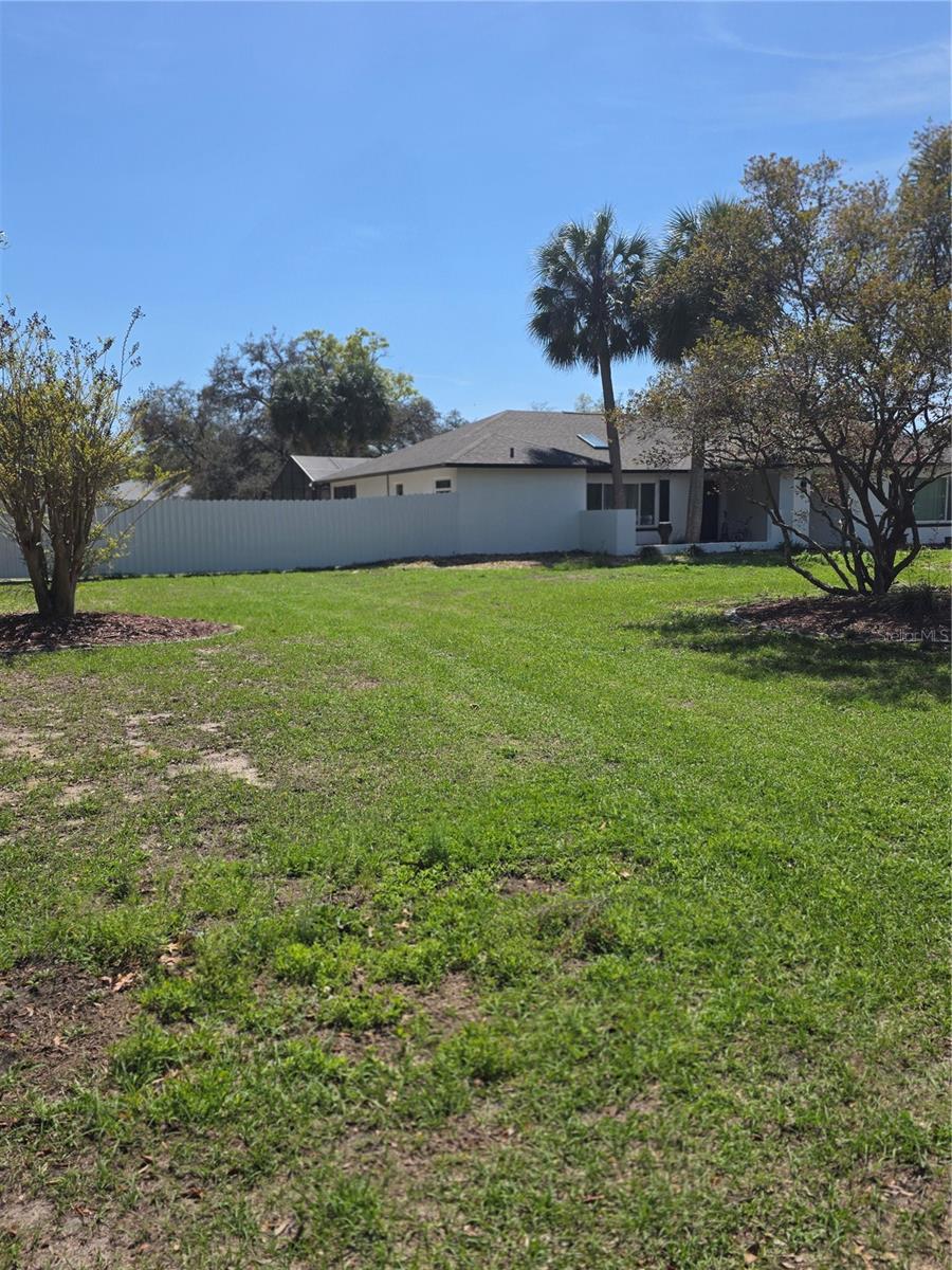 Image 5 of 51 For 13128 Hazelcrest Street