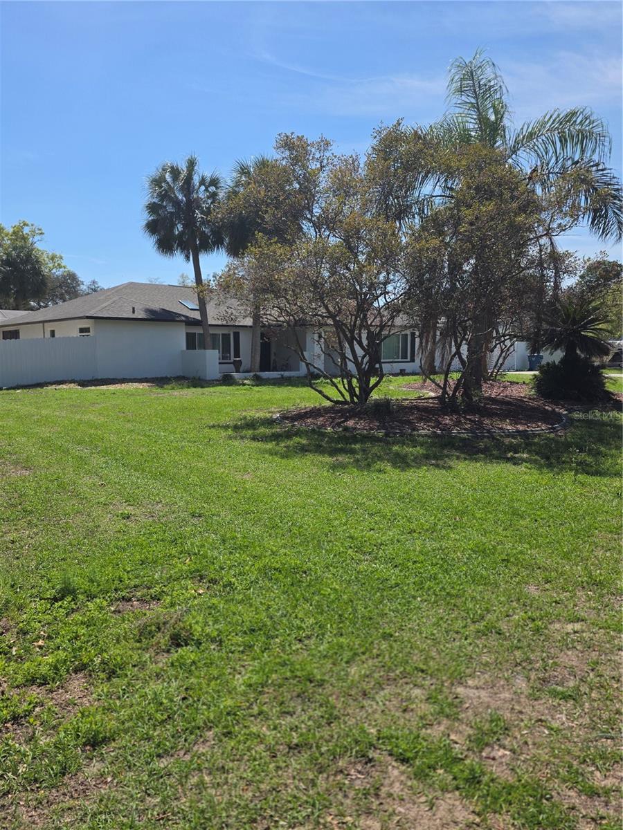 Image 6 of 51 For 13128 Hazelcrest Street