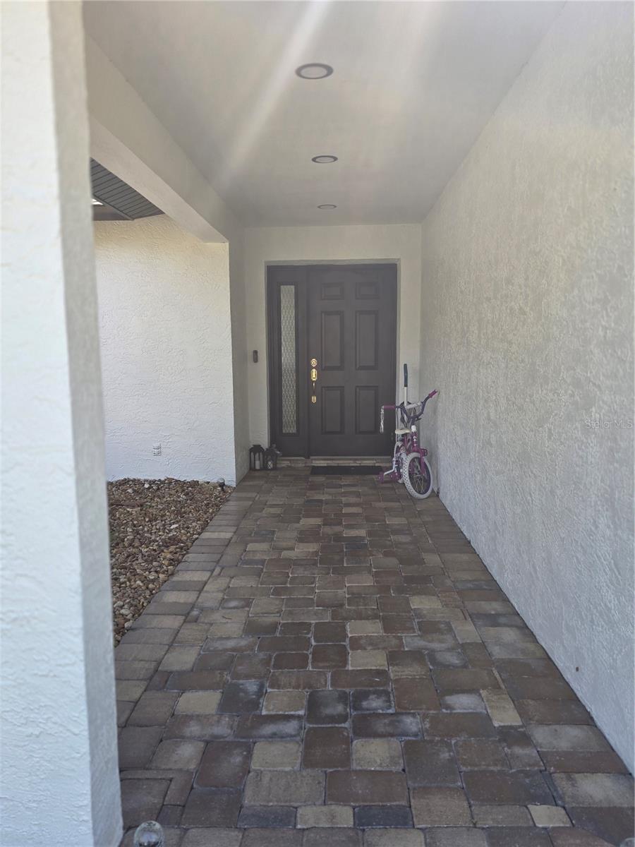 Image 8 of 51 For 13128 Hazelcrest Street