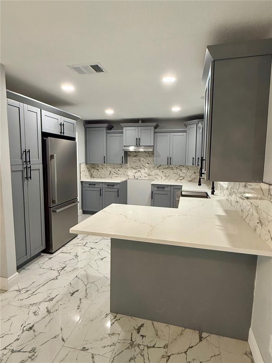 Image 2 of 8 For 7102 Carmel Avenue