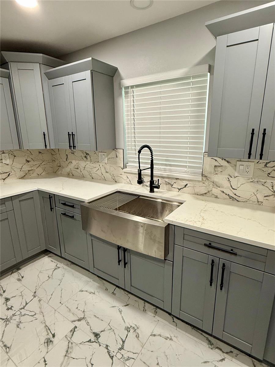 Image 3 of 8 For 7102 Carmel Avenue