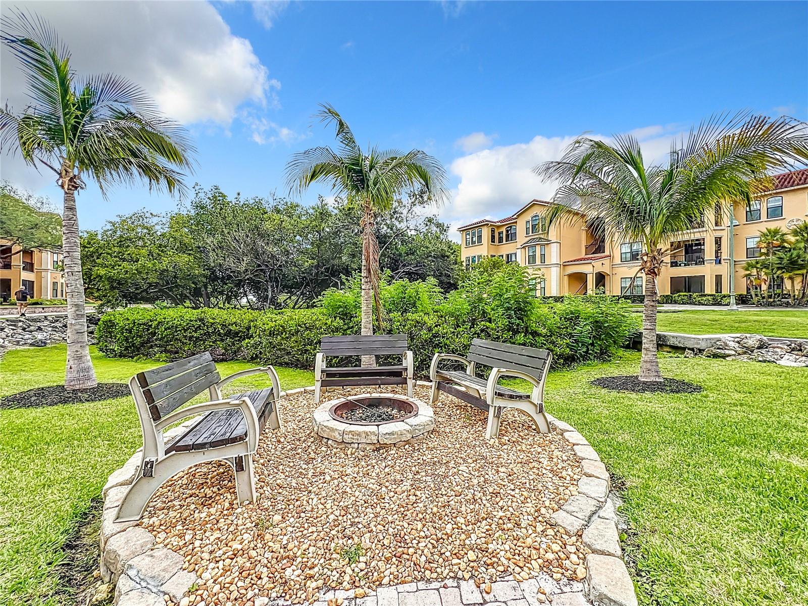 Image 30 of 39 For 2724 Via Murano  615