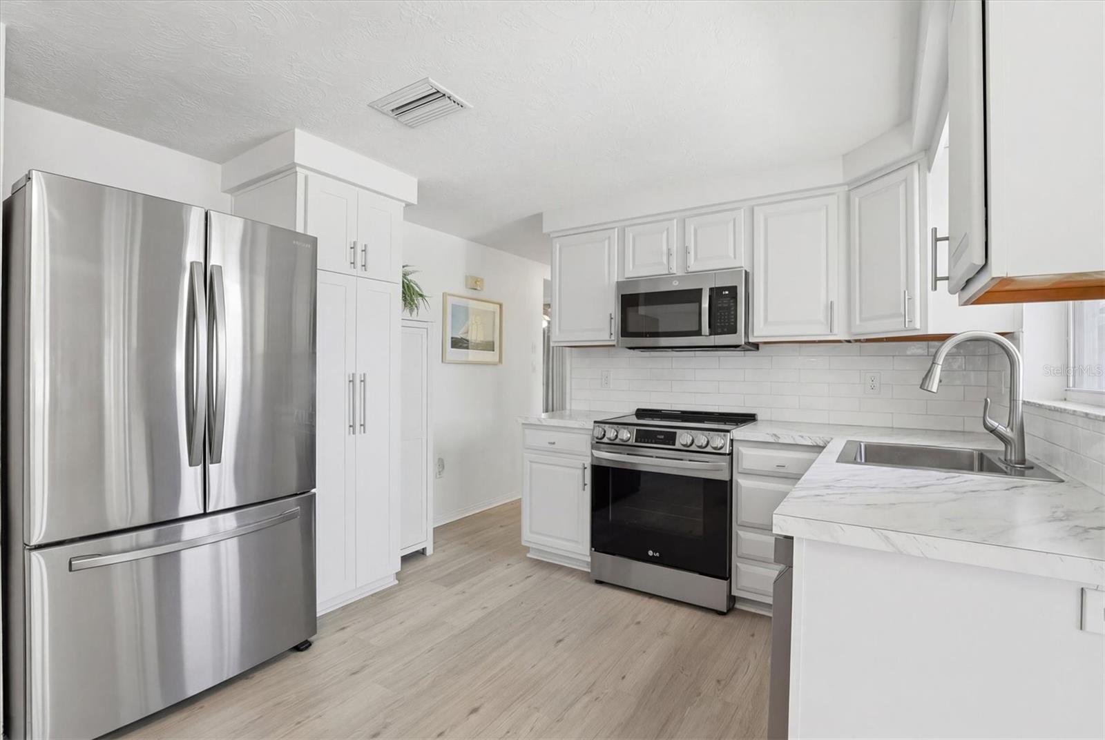 Image 12 of 28 For 1126 Clairborne Street