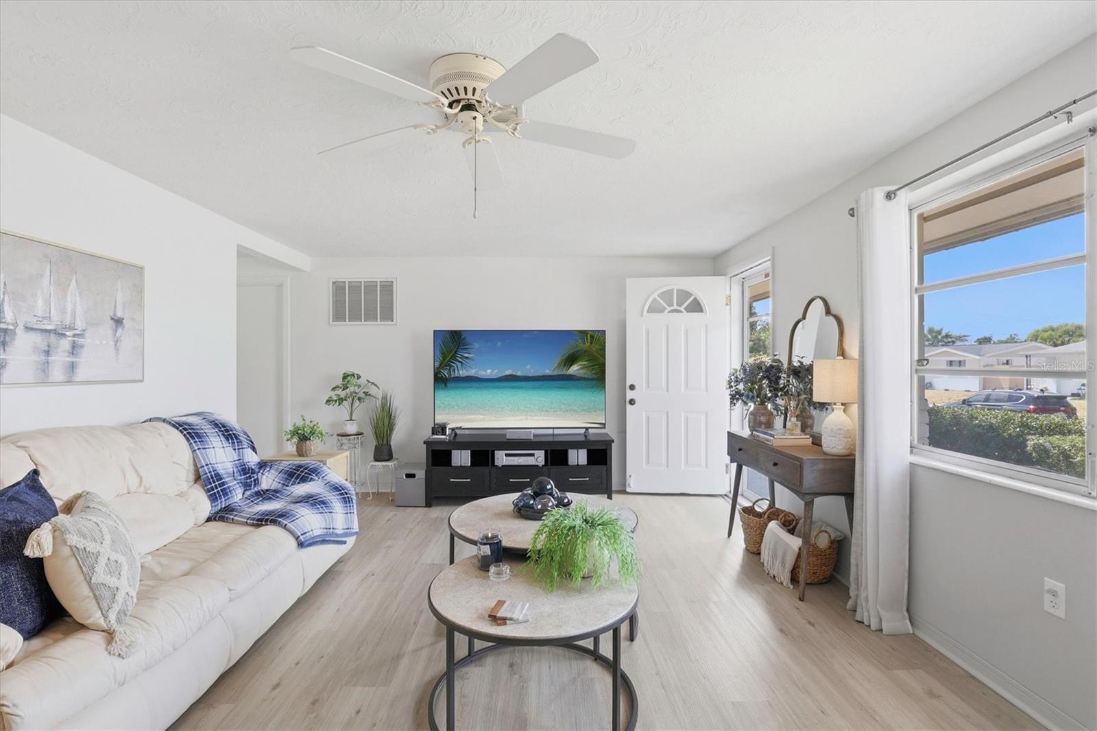 Image 9 of 28 For 1126 Clairborne Street