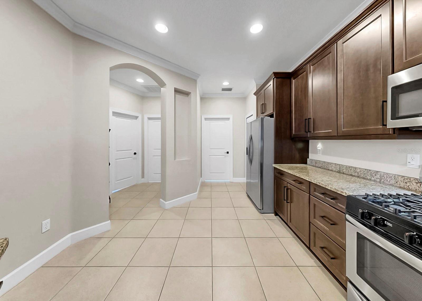 Image 21 of 42 For 15748 Phoebe Park Avenue