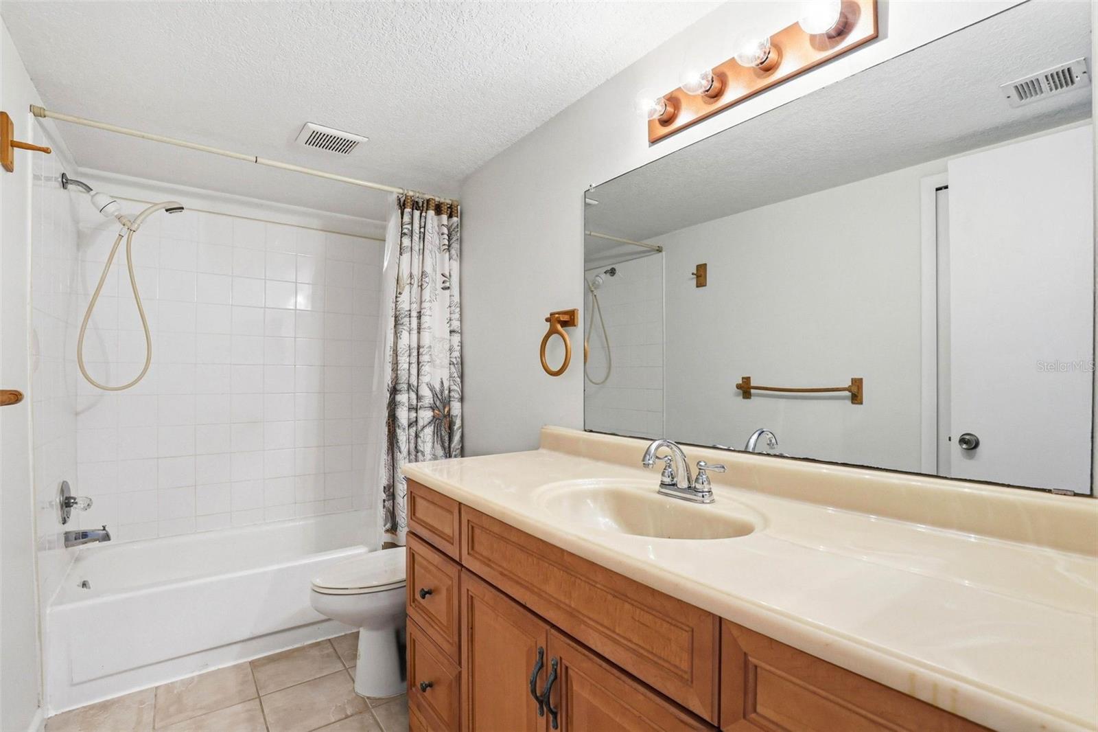 Image 38 of 59 For 776 100th Avenue N 104