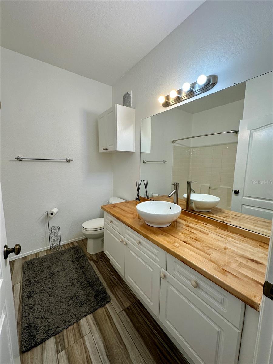 Image 20 of 37 For 2725 Via Cipriani  730a