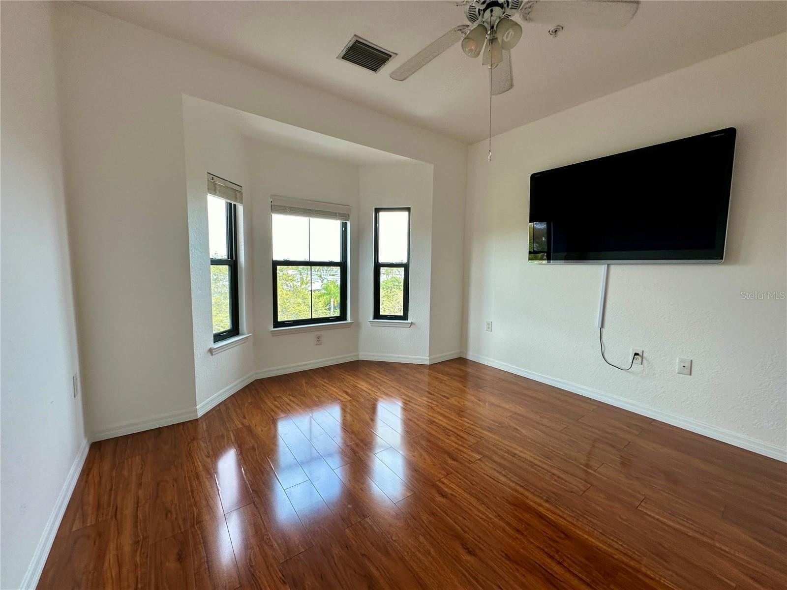 Image 21 of 37 For 2725 Via Cipriani  730a