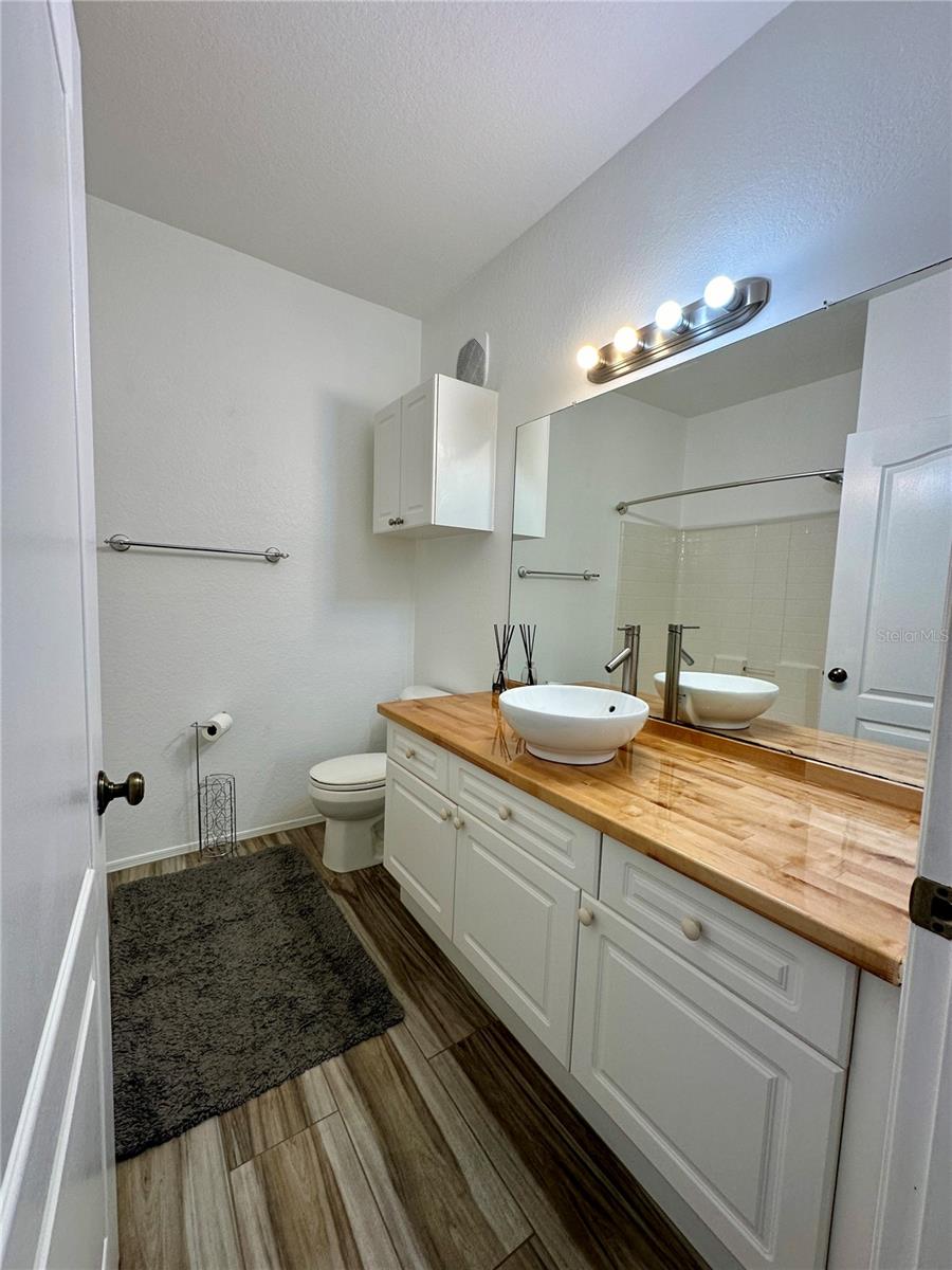 Image 25 of 37 For 2725 Via Cipriani  730a