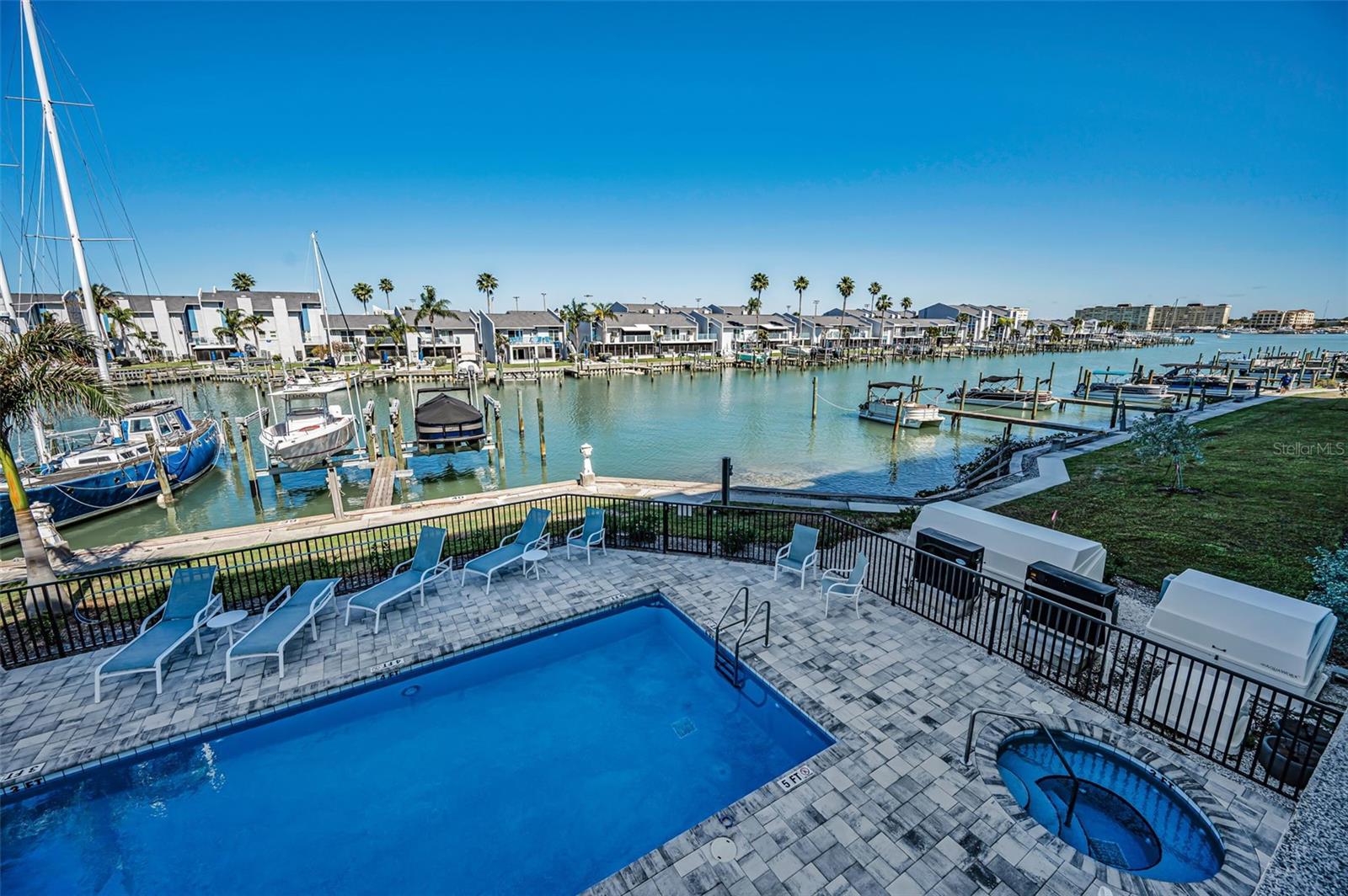 Image 43 of 88 For 400 150th Avenue 207