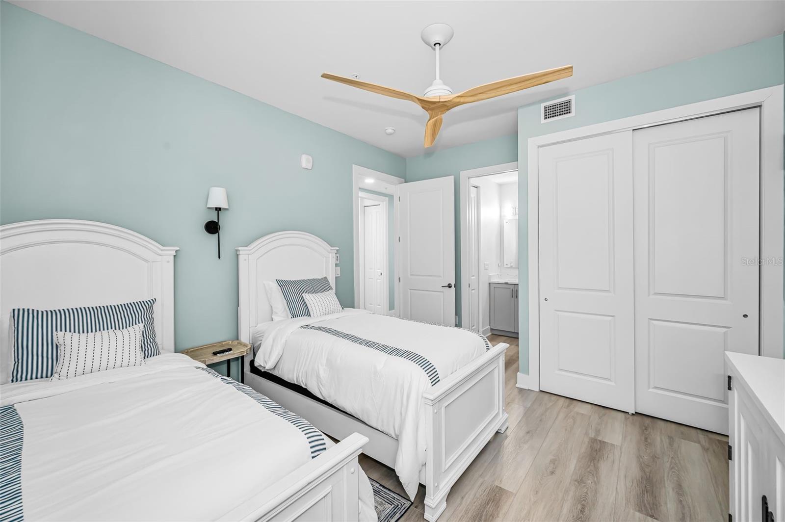 Image 53 of 88 For 400 150th Avenue 207