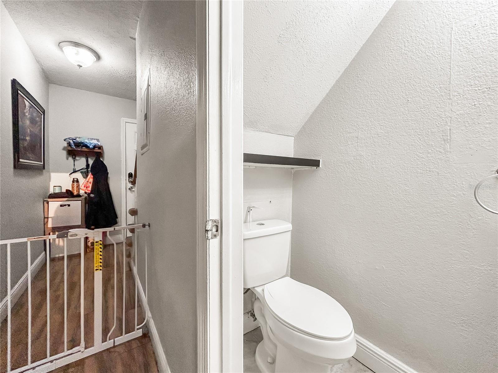 Image 18 of 41 For 13706 Orange Sunset Drive 13706