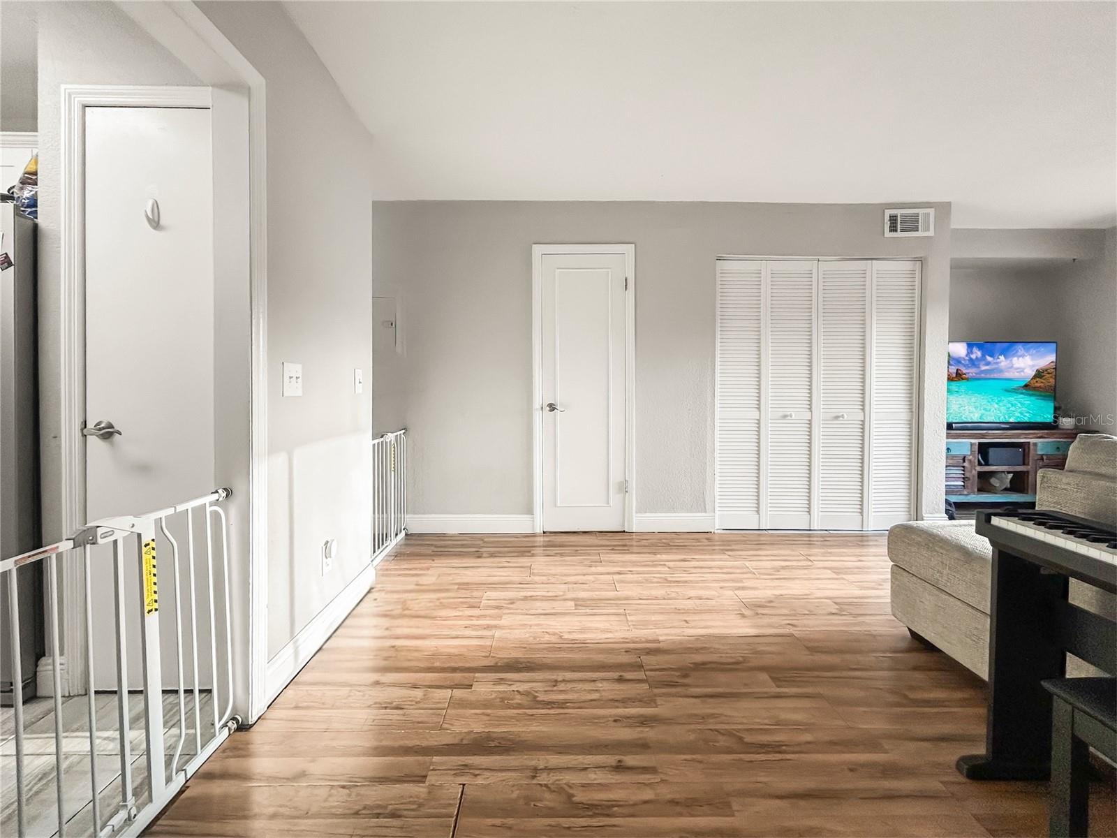 Image 21 of 41 For 13706 Orange Sunset Drive 13706