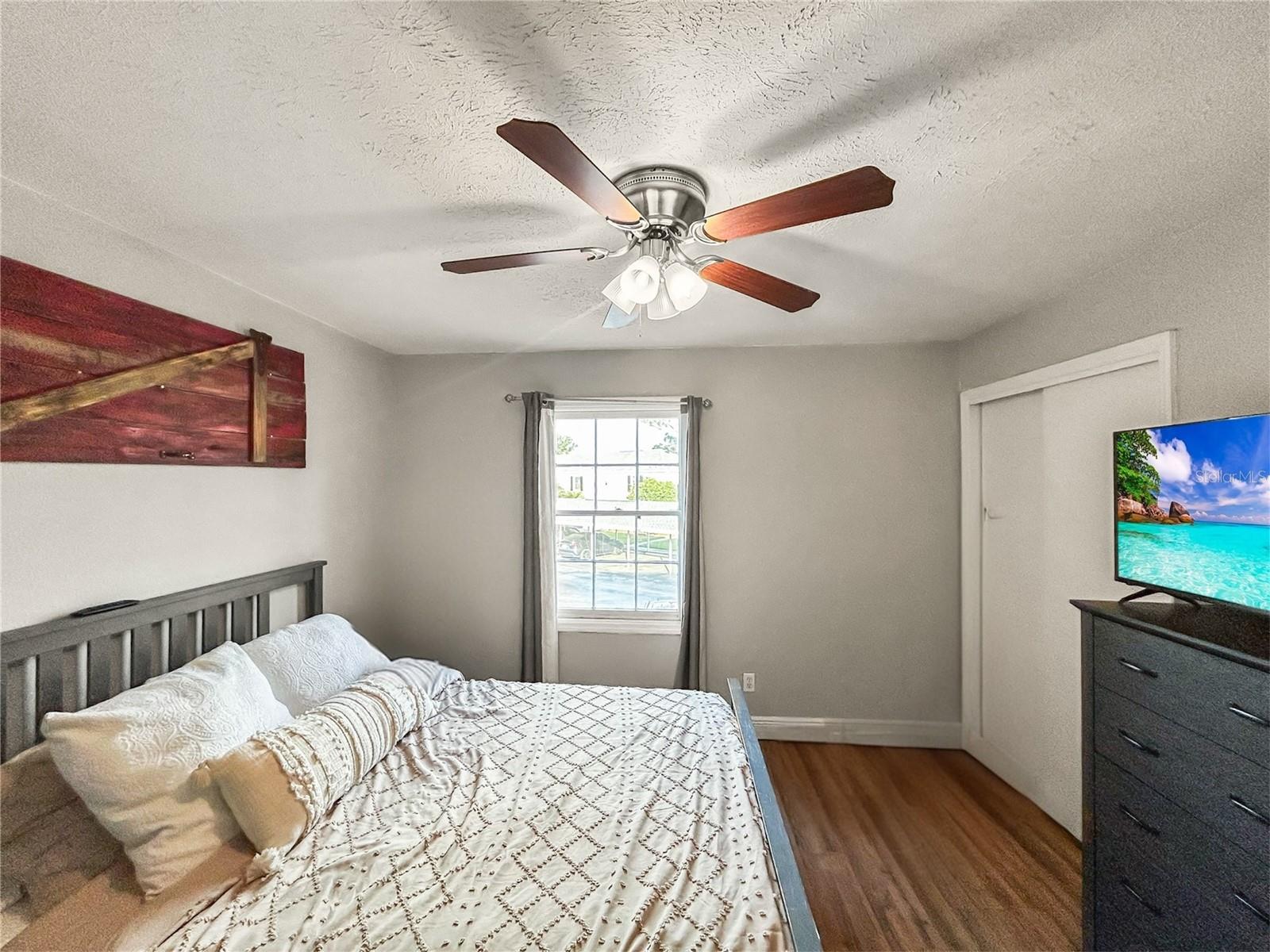 Image 22 of 41 For 13706 Orange Sunset Drive 13706