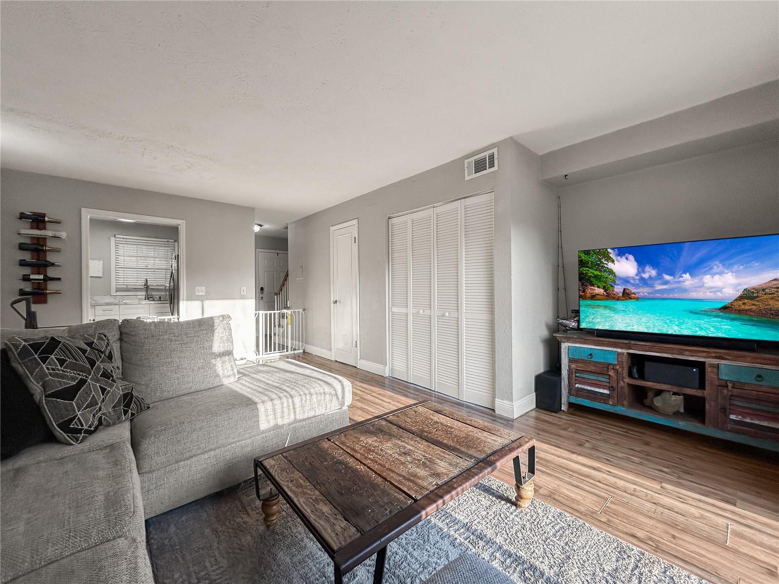 Image 7 of 41 For 13706 Orange Sunset Drive 13706