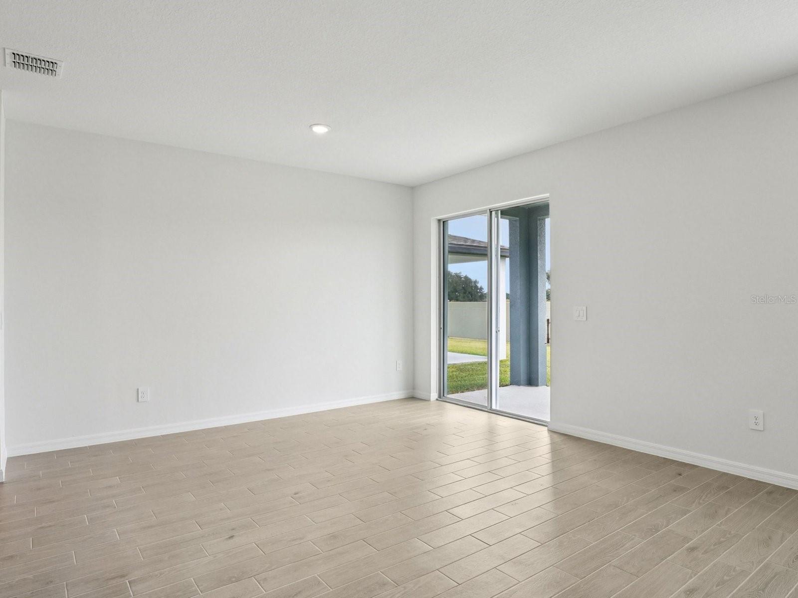 Image 6 of 9 For 12556 Homeland Drive