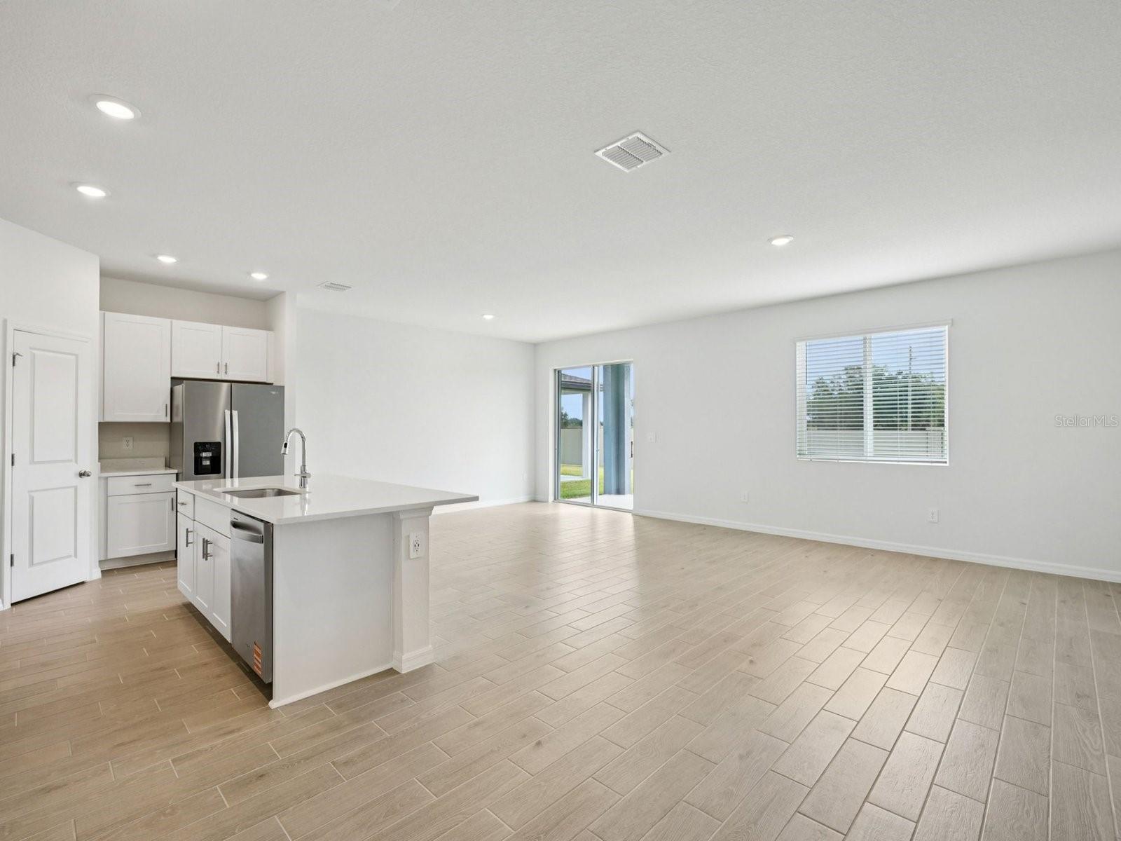 Image 8 of 9 For 12556 Homeland Drive