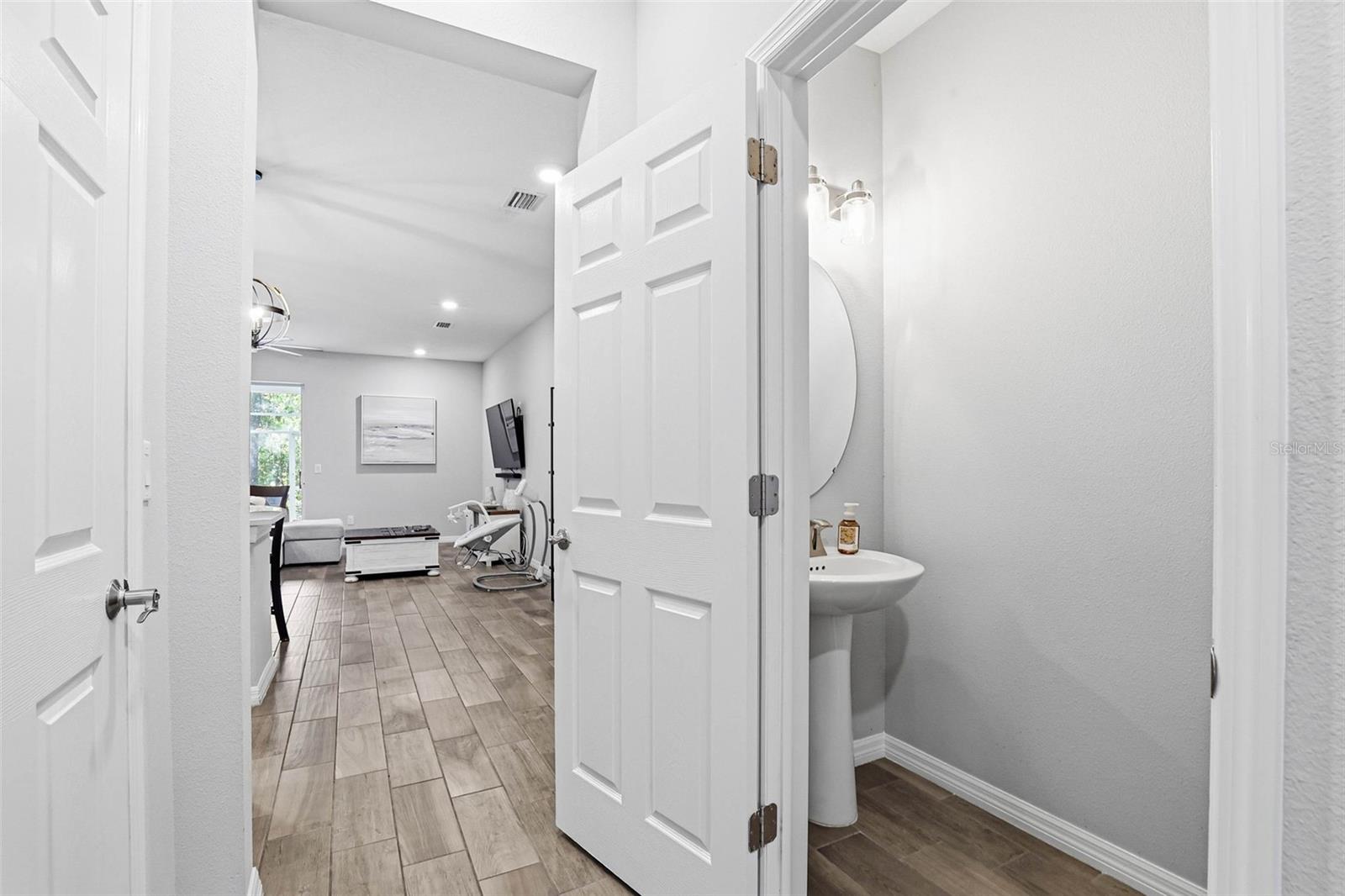 Image 13 of 37 For 2818 Grand Kemerton Place