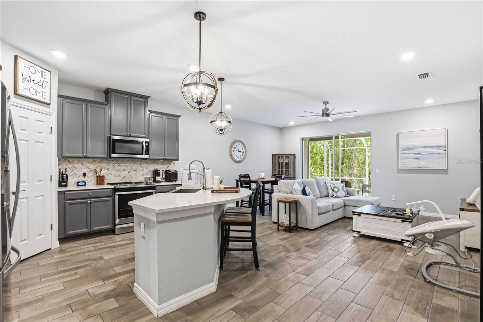 Image 6 of 37 For 2818 Grand Kemerton Place