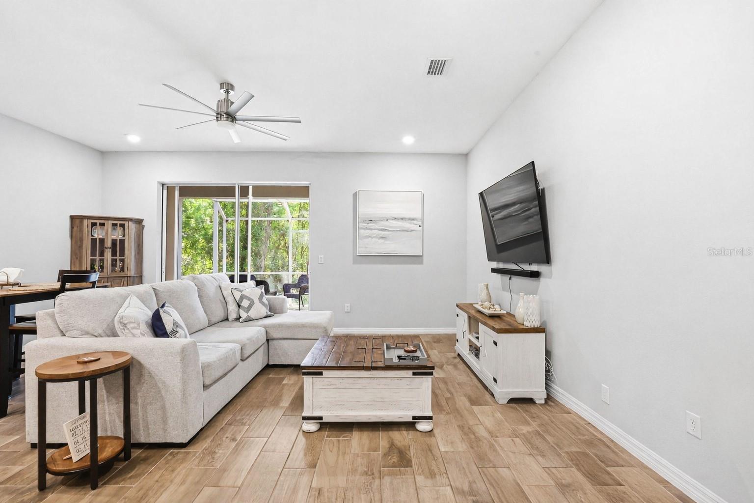 Image 7 of 37 For 2818 Grand Kemerton Place