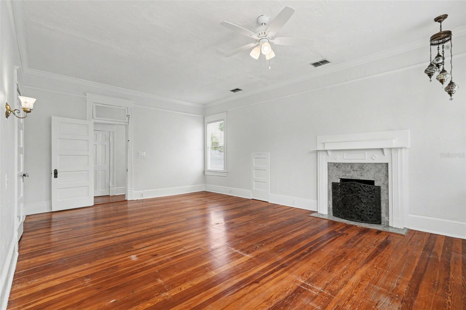 Image 10 of 34 For 501 Euclid Avenue