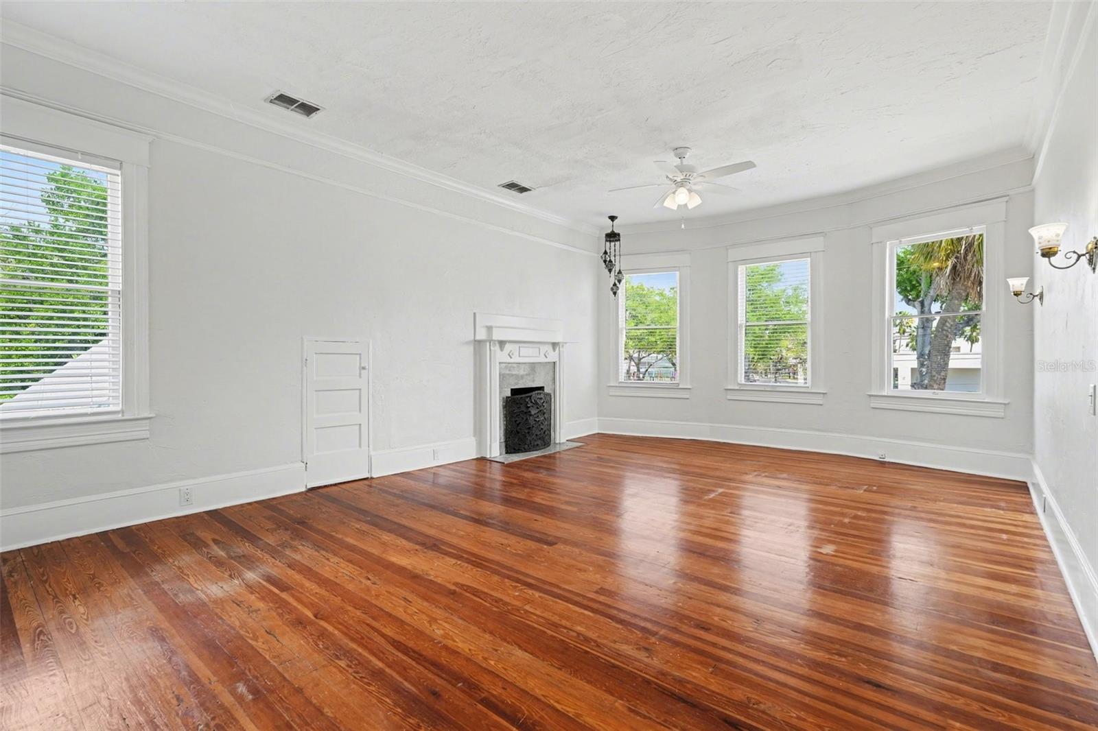 Image 11 of 34 For 501 Euclid Avenue