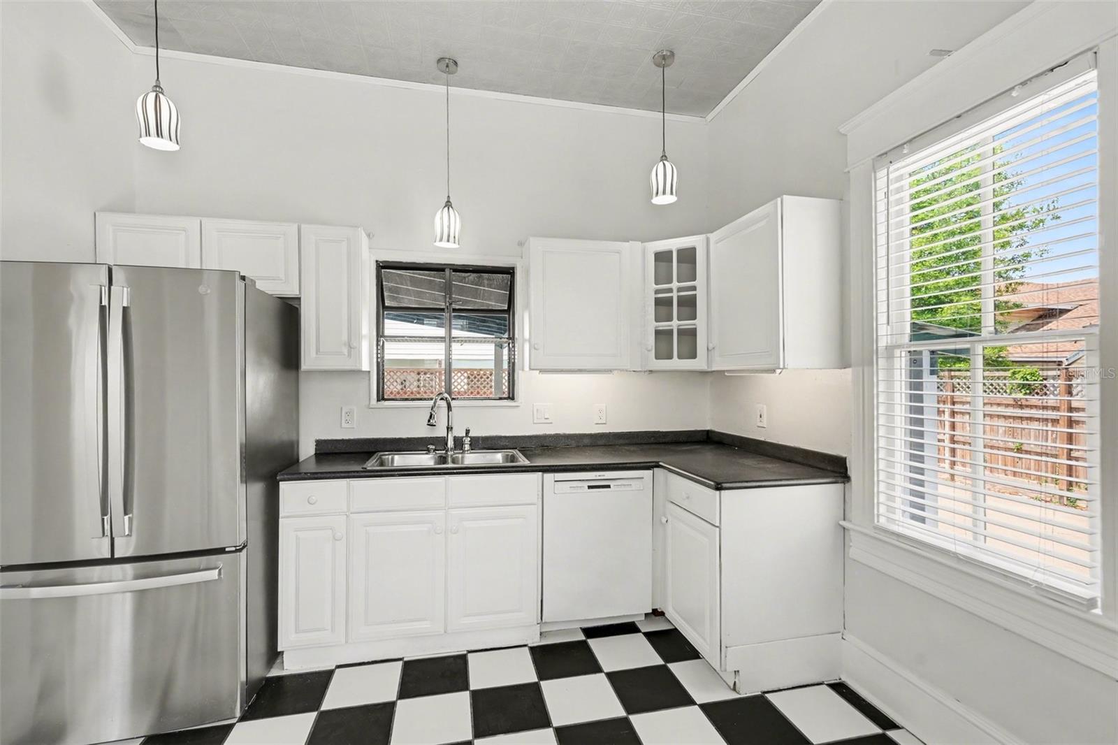 Image 18 of 34 For 501 Euclid Avenue