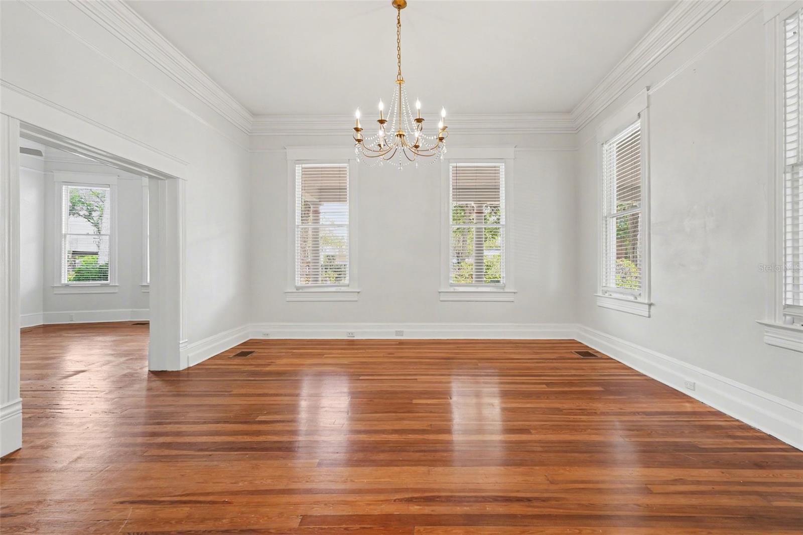 Image 8 of 34 For 501 Euclid Avenue