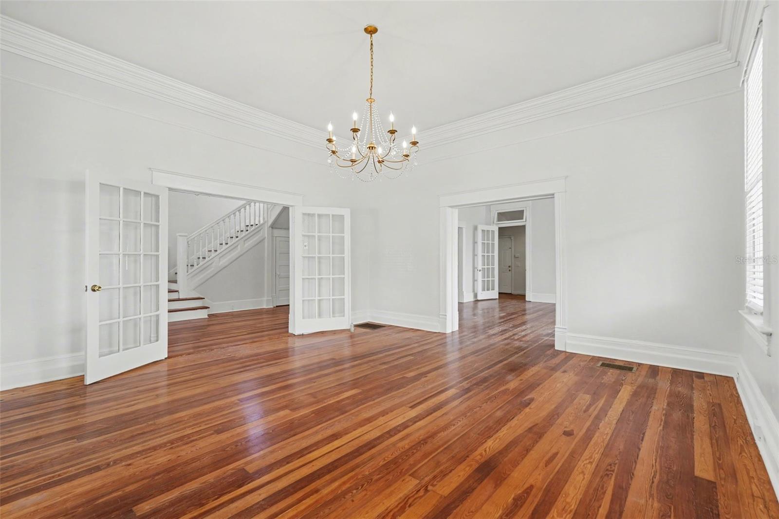 Image 9 of 34 For 501 Euclid Avenue