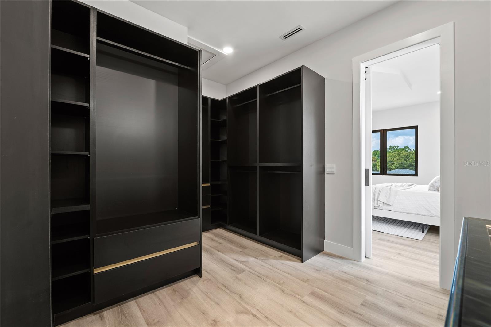 Image 28 of 58 For 3104 Pine Street