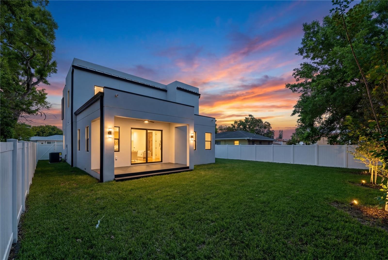 Image 3 of 58 For 3104 Pine Street